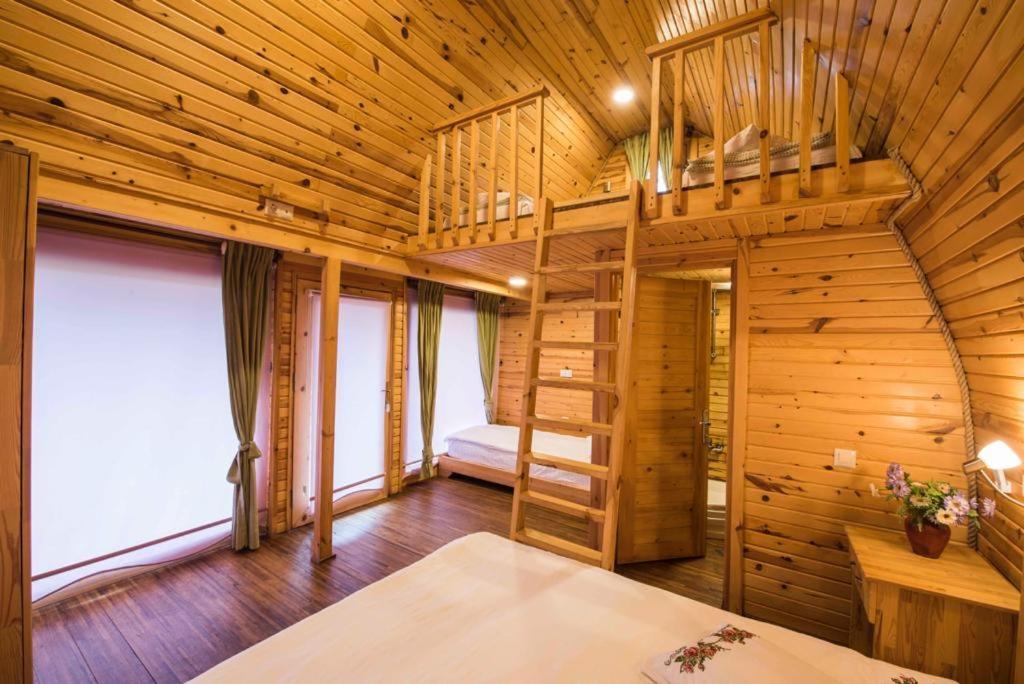 Otantik Tas Ev Bed & Breakfast Даламан Екстериор снимка