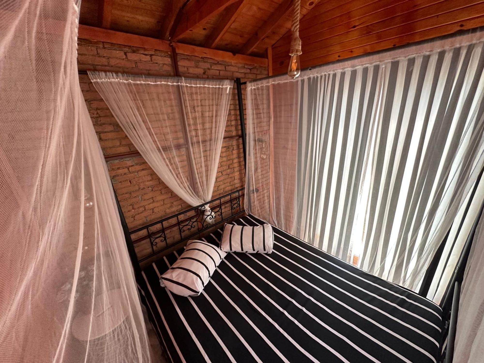 Otantik Tas Ev Bed & Breakfast Даламан Екстериор снимка