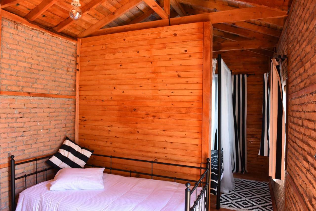 Otantik Tas Ev Bed & Breakfast Даламан Екстериор снимка