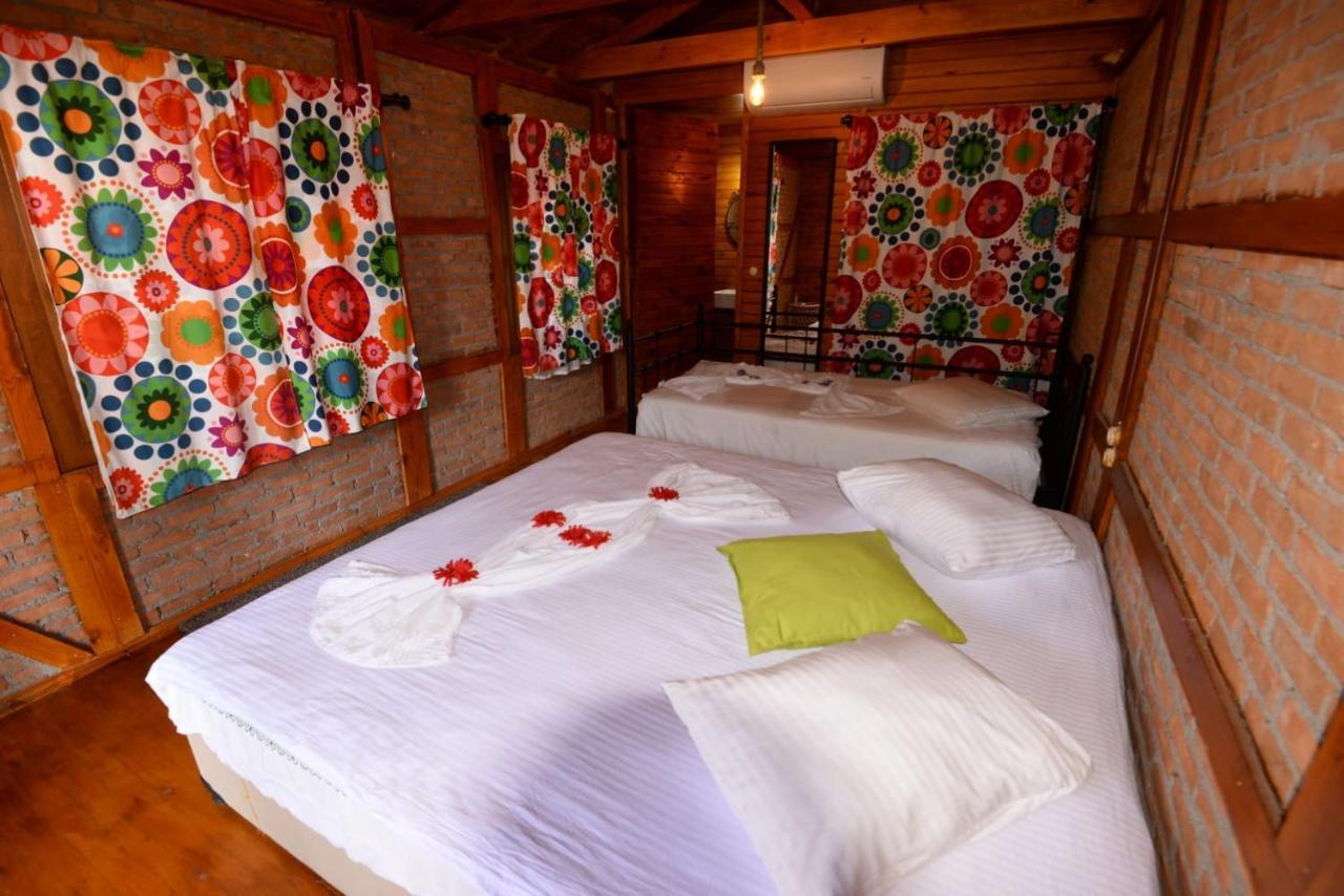 Otantik Tas Ev Bed & Breakfast Даламан Екстериор снимка
