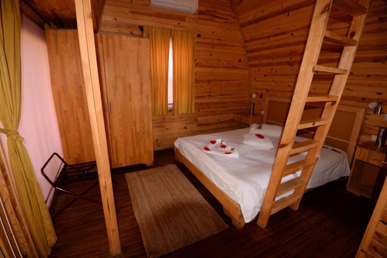 Otantik Tas Ev Bed & Breakfast Даламан Екстериор снимка